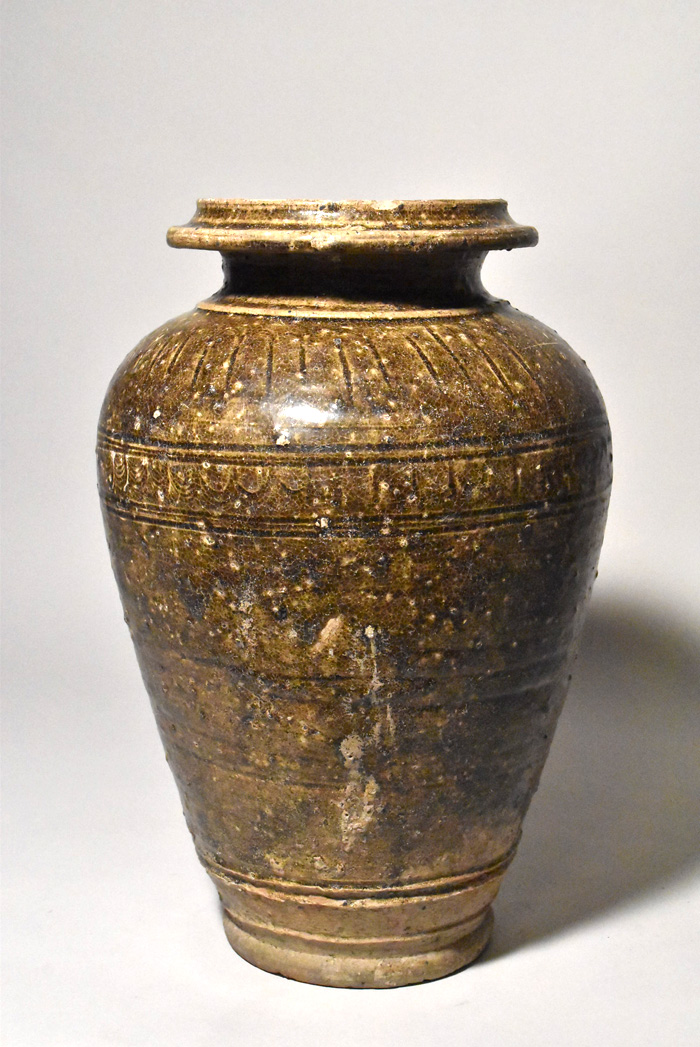 【信頼】黒褐釉大壺（クメール・１１～１３世紀前後） 東南アジア